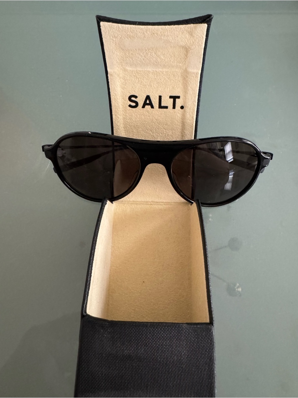 Men's Black Aviator-Style Sunglasses